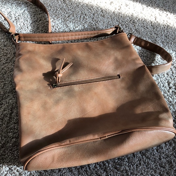 Tan boutique crossbody - Picture 3 of 5